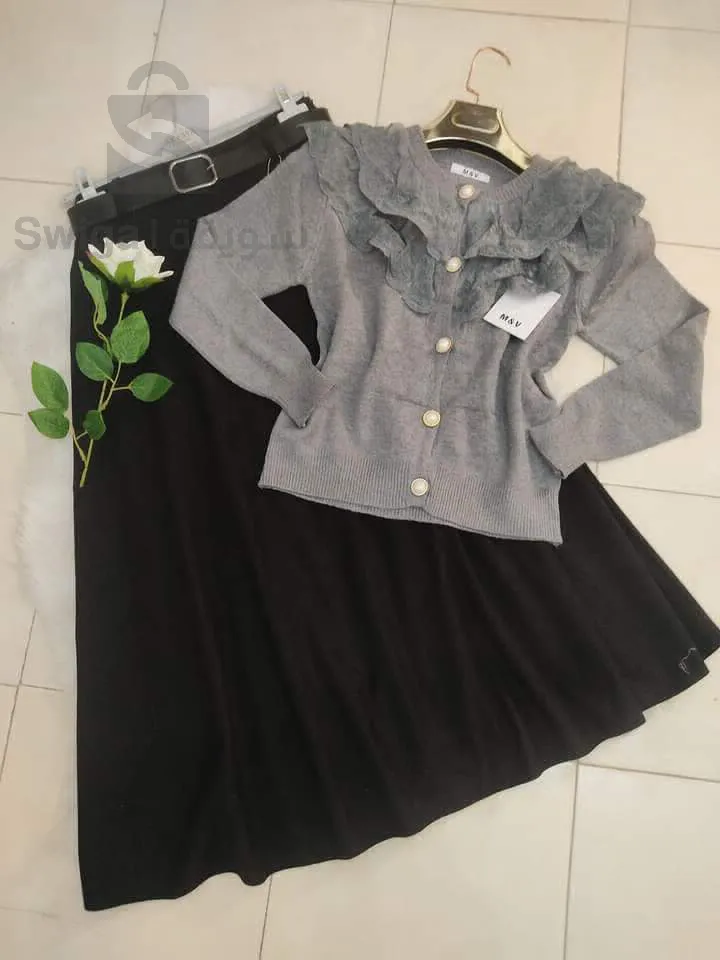 two pièces jumper and skirt