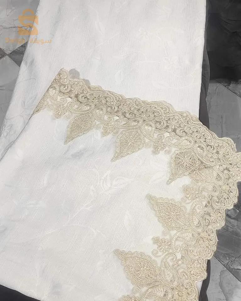 الفرشة طاولة