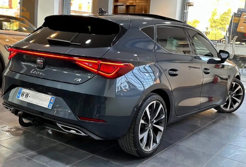 SEAT LEON