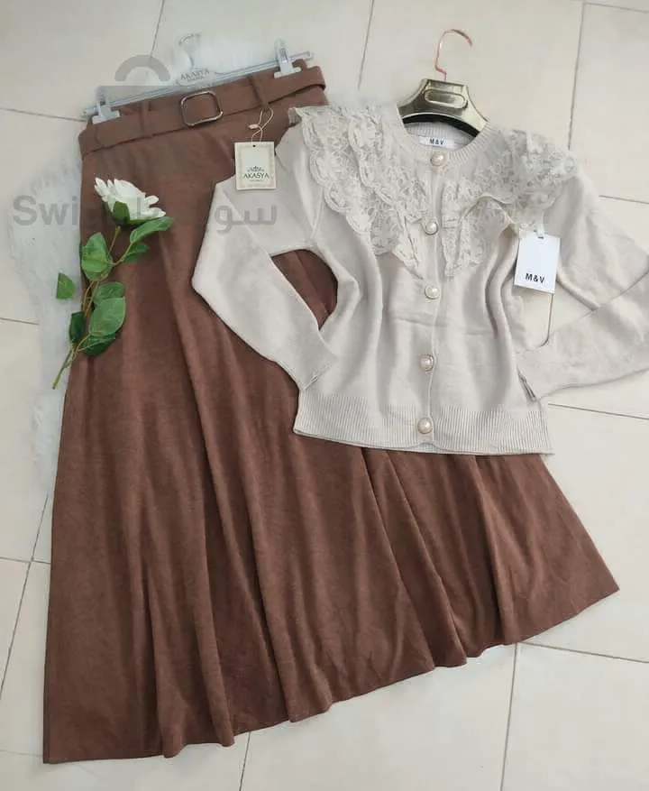 two pièces jumper and skirt