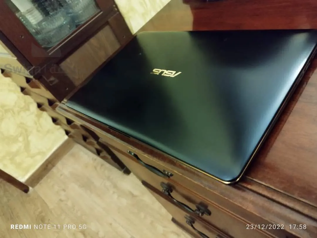 ASUS ZenBook Pro 15 UX580GD BN025T