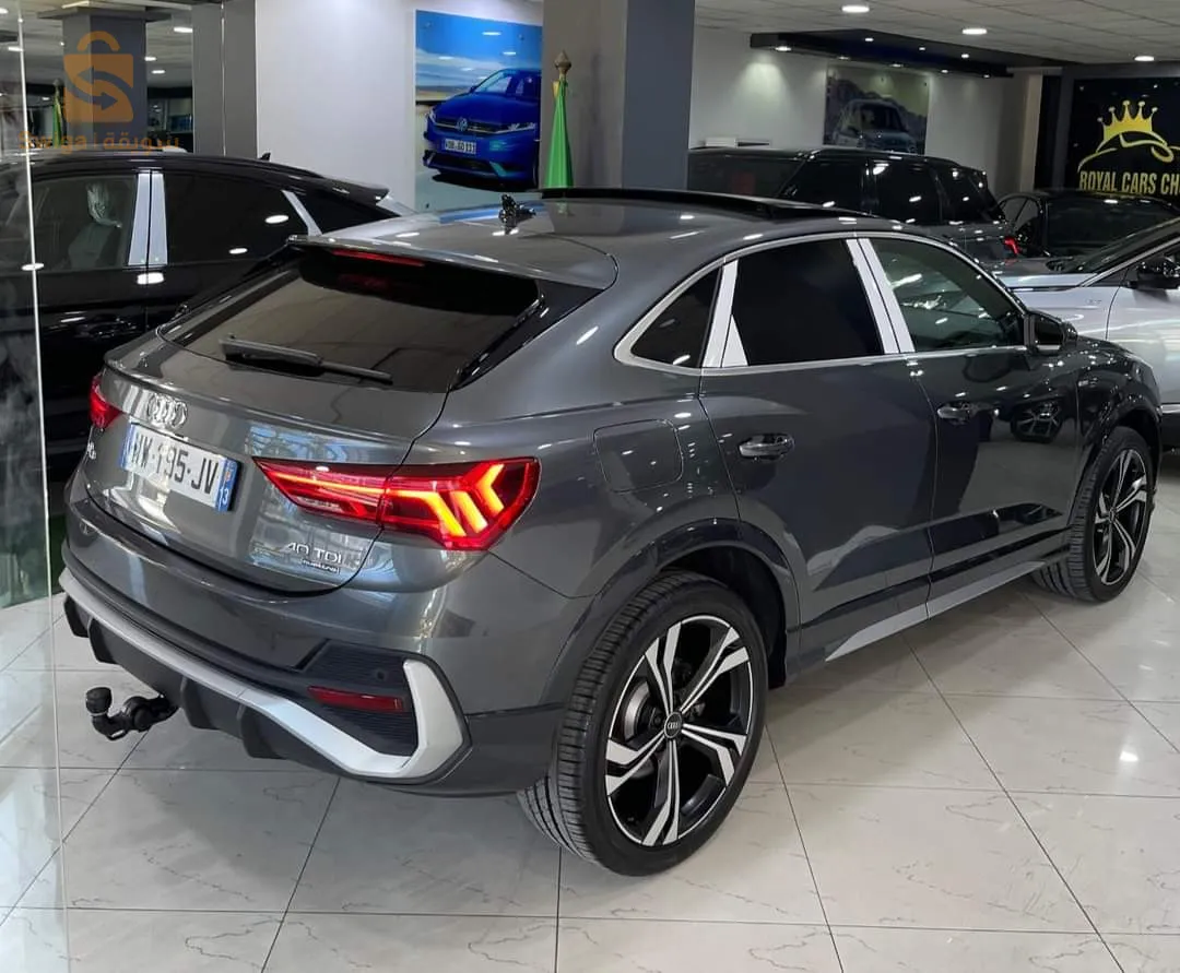 AUDI Q3