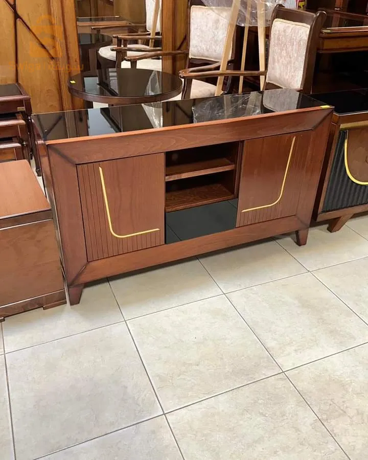 طاولة تلفاز