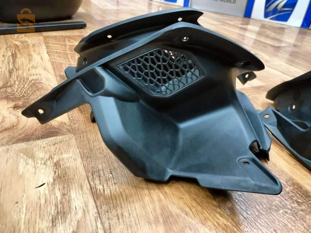 Cache sur flanc de carénage gauche Kawasaki Z900