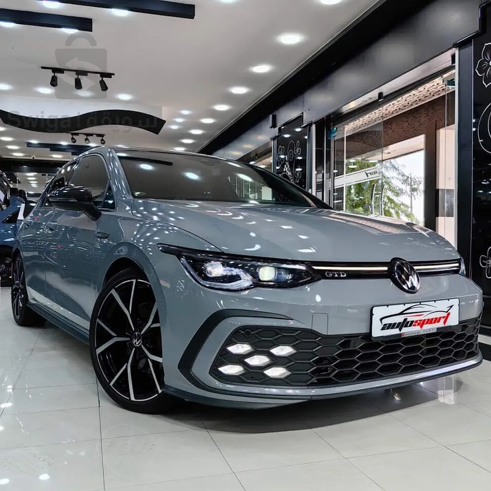 Volkswagen    Golf