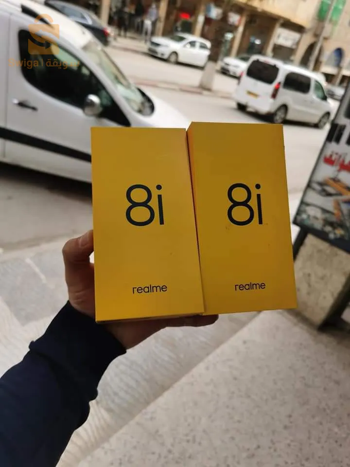 Realmi 8i