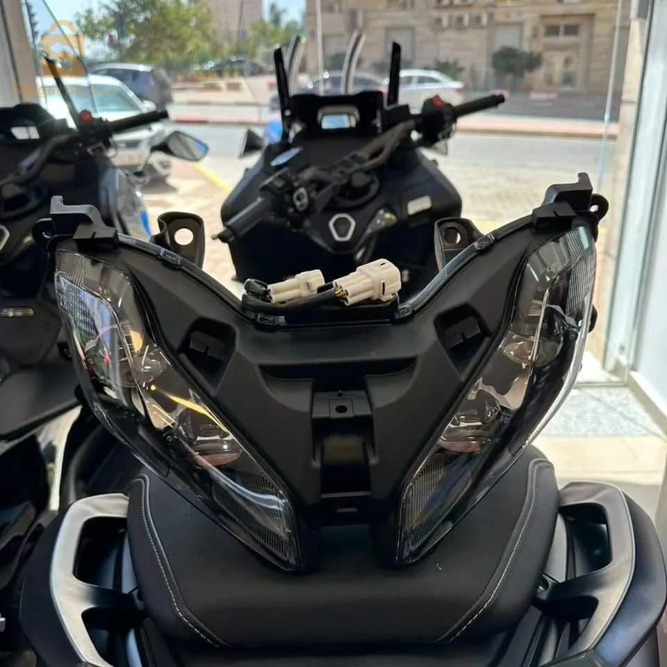 Optique Avant Yamaha New T Max 560