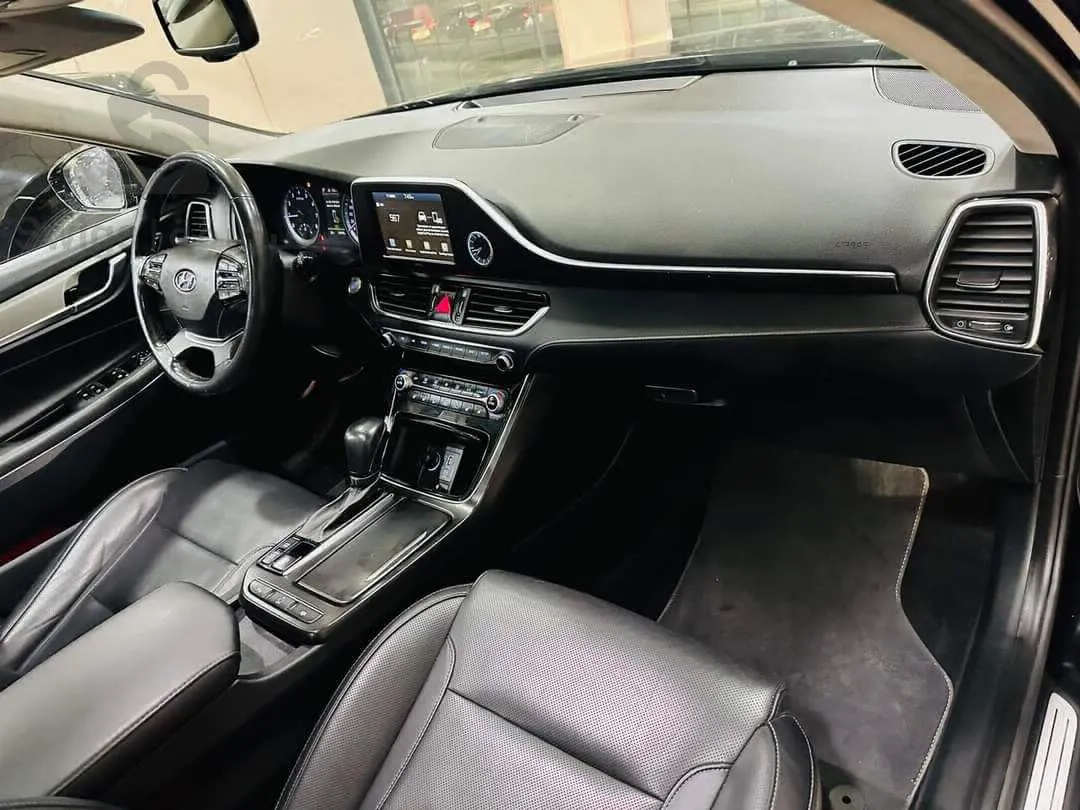 HYUNDAI         AZERA