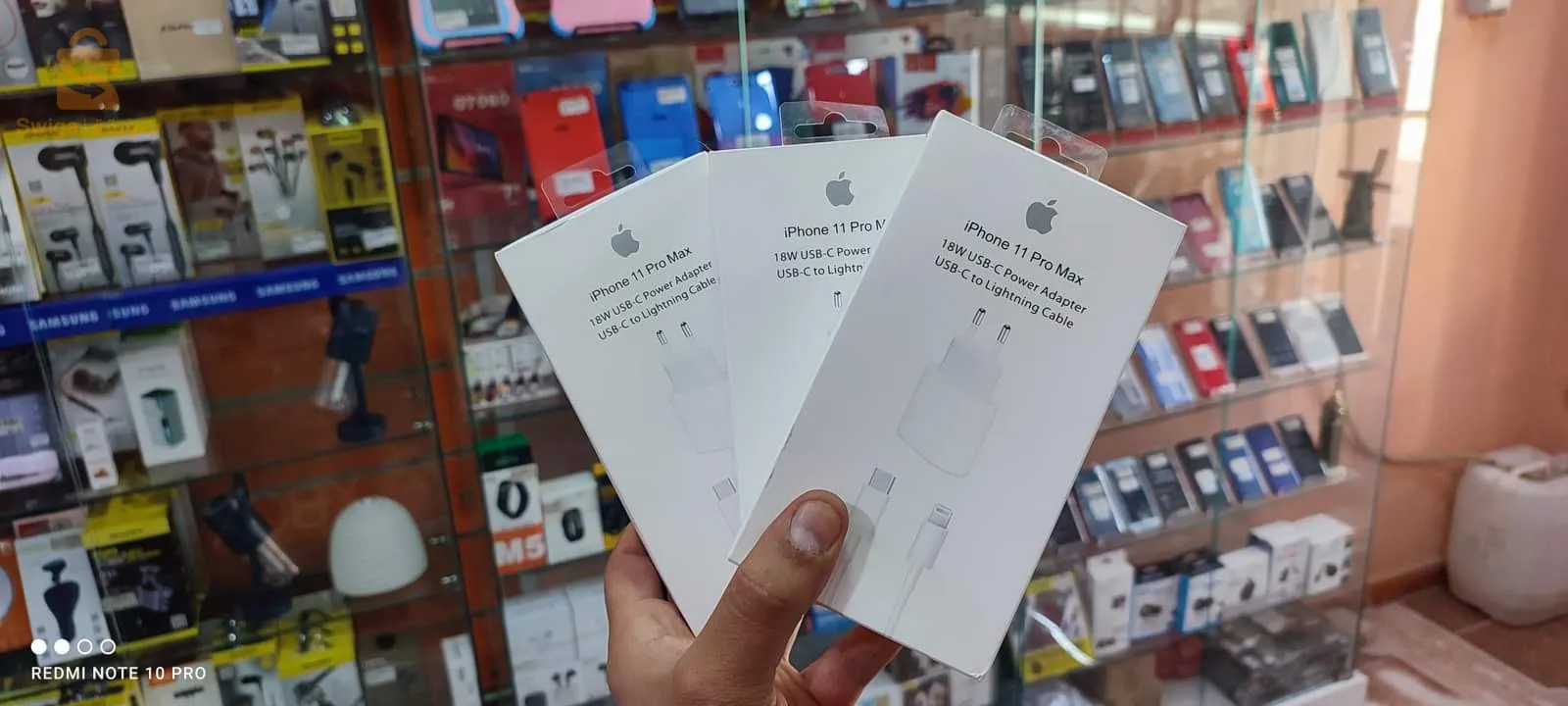 IPHONE 11 PRO MAX 18W 
USB-C POWER ADAPTER UIPHONE 11 PRO MAX 18W 
USB-C POWER ADAPTER USB-C