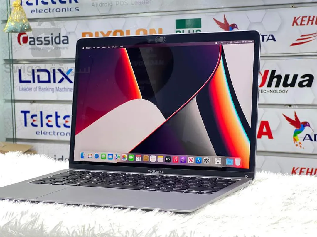 Apple MacBook Air & Pro