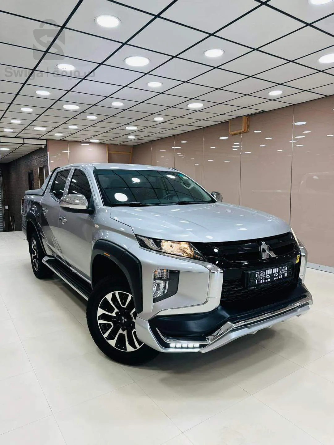 MITSUBISHI         L  200