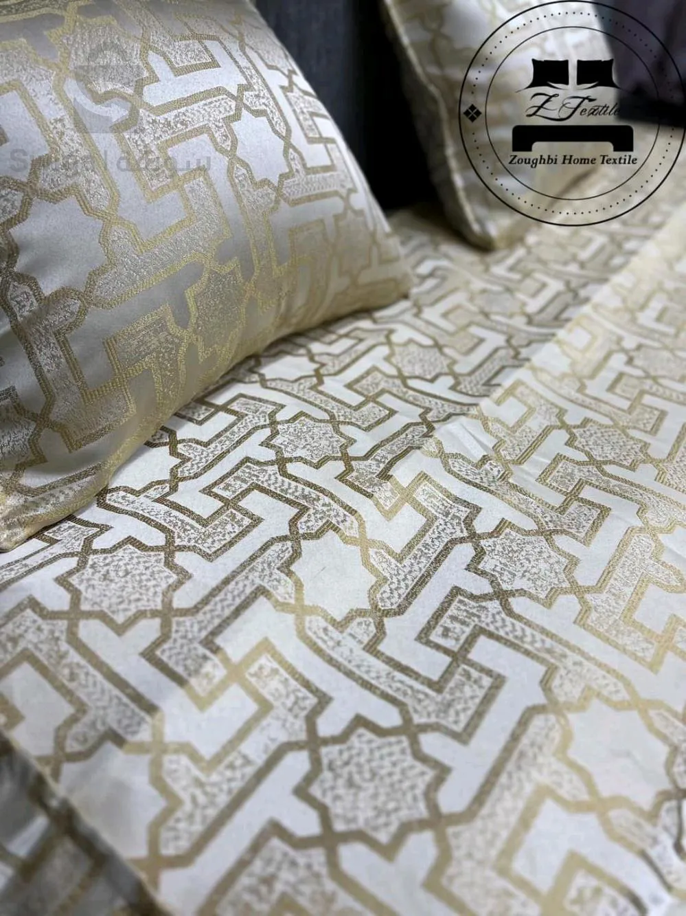 كوفر كانابي + 2 مخاد جاكار:65/185cm