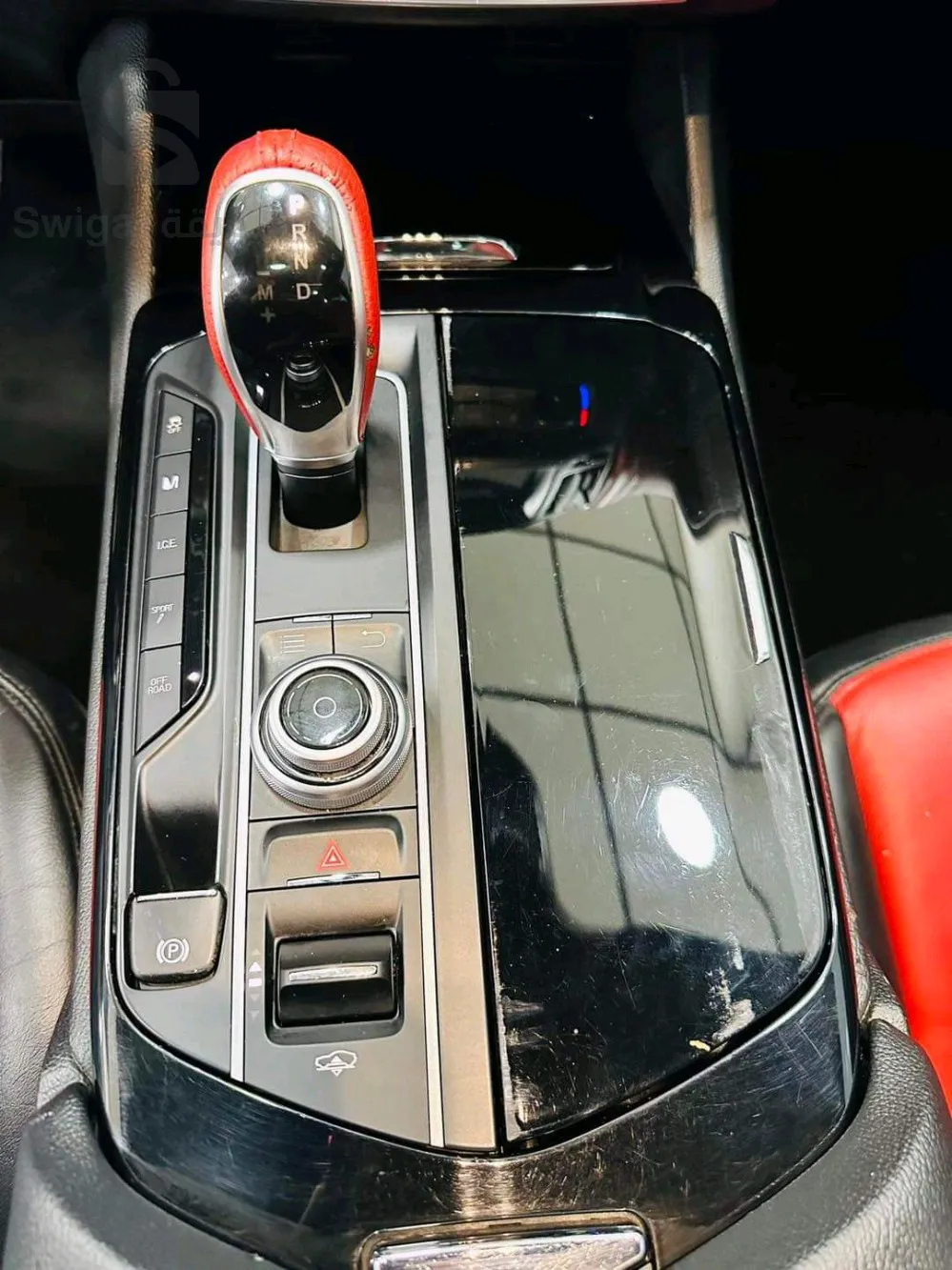 MAZERATI          LEVANTE