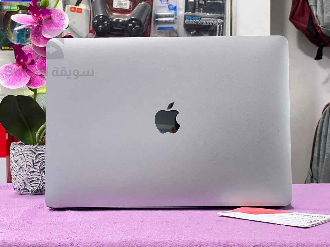 MACBOOK AIR M1