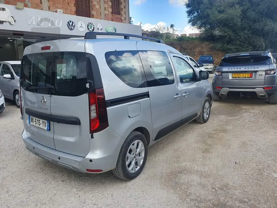 RENAULT EXPRESS 2022