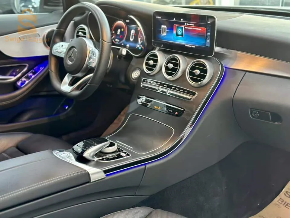 Mercedes Benz 2022