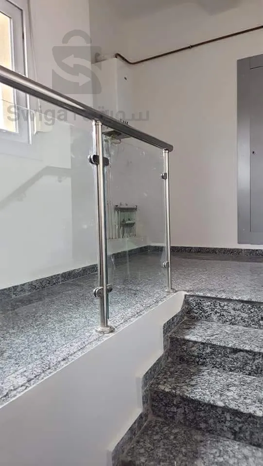 صالون لي عرض سيارات