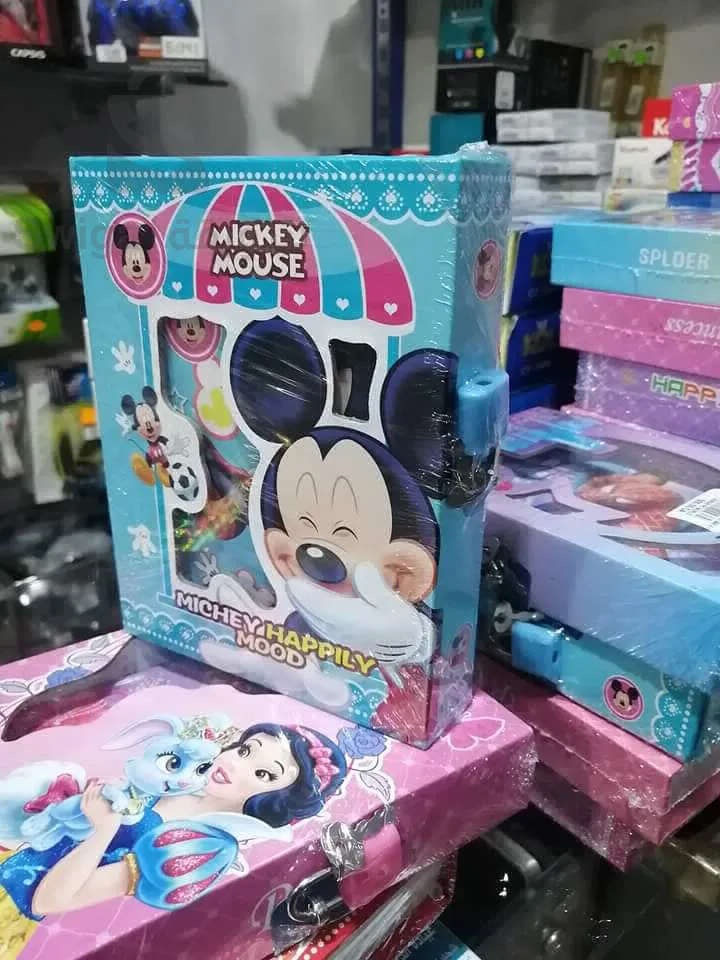 مذكرة أطفال بالقفل