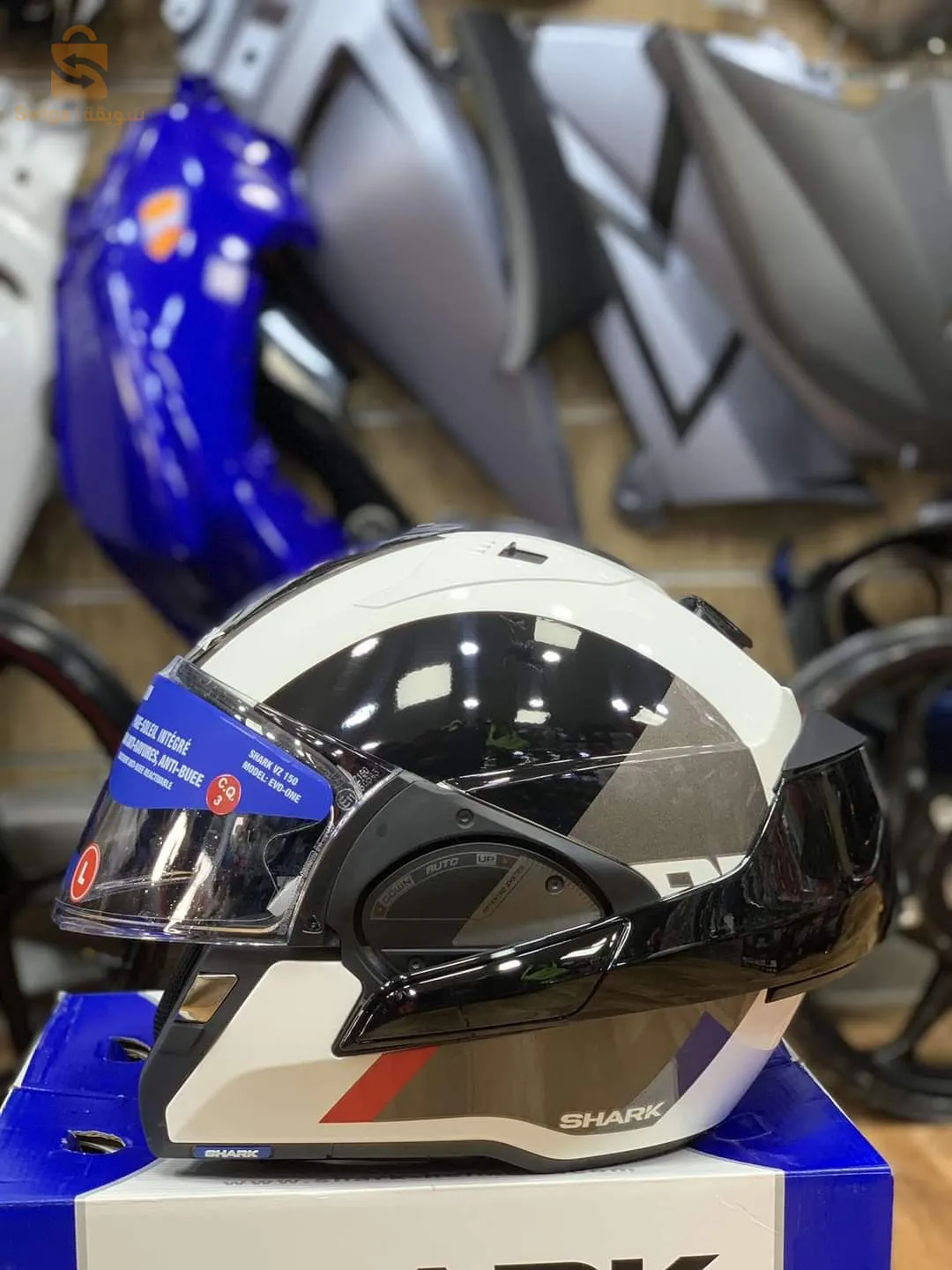 Shark Evo ES Endless White/Black/Red WKR