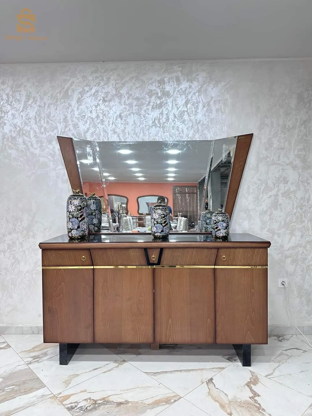 خزانة جانبية