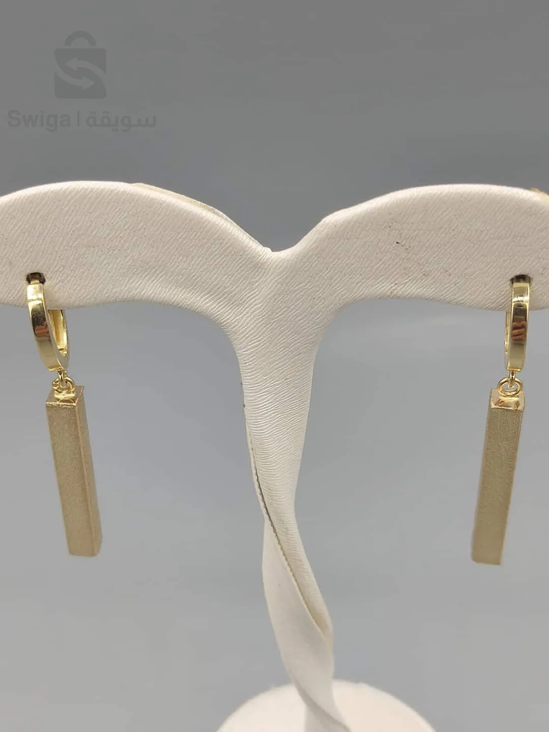 des boucles d'oreilles