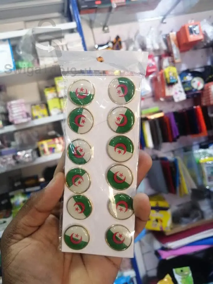 badge drapeau d Algérie