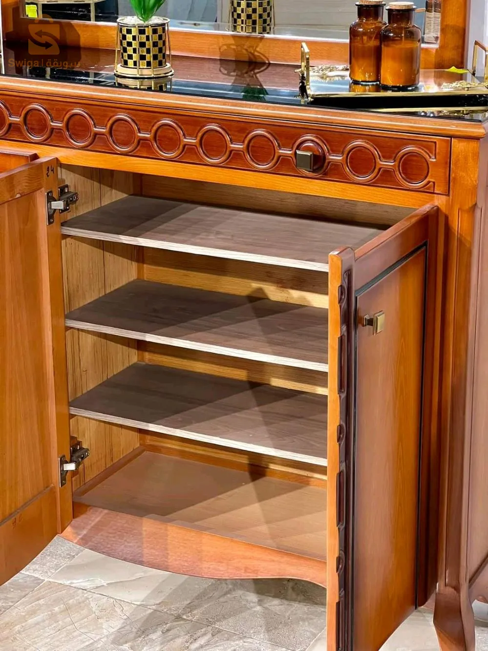 خزانة جانبية