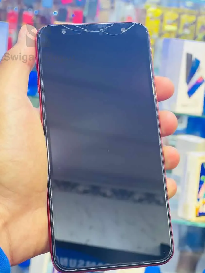 SAMSUNG j6