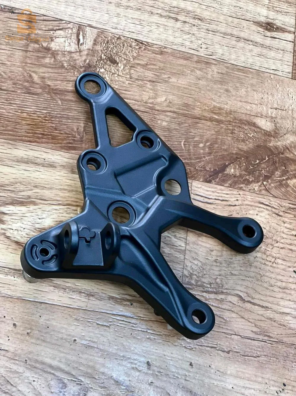 PLATINE REPOSE-PIED AVANT KAWASAKI Z900