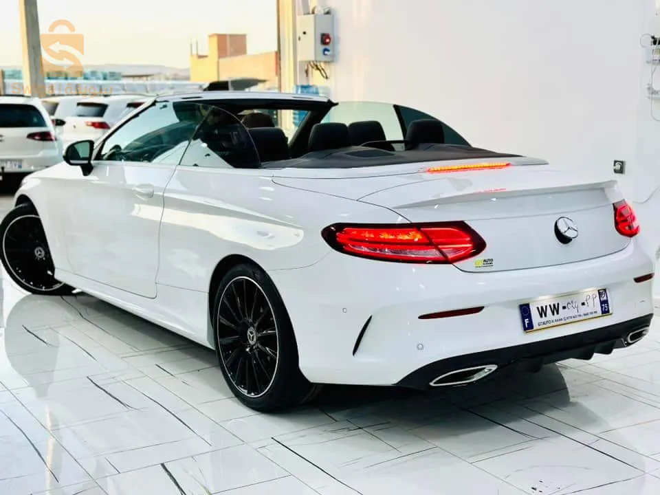 Mercedes Benz 2022