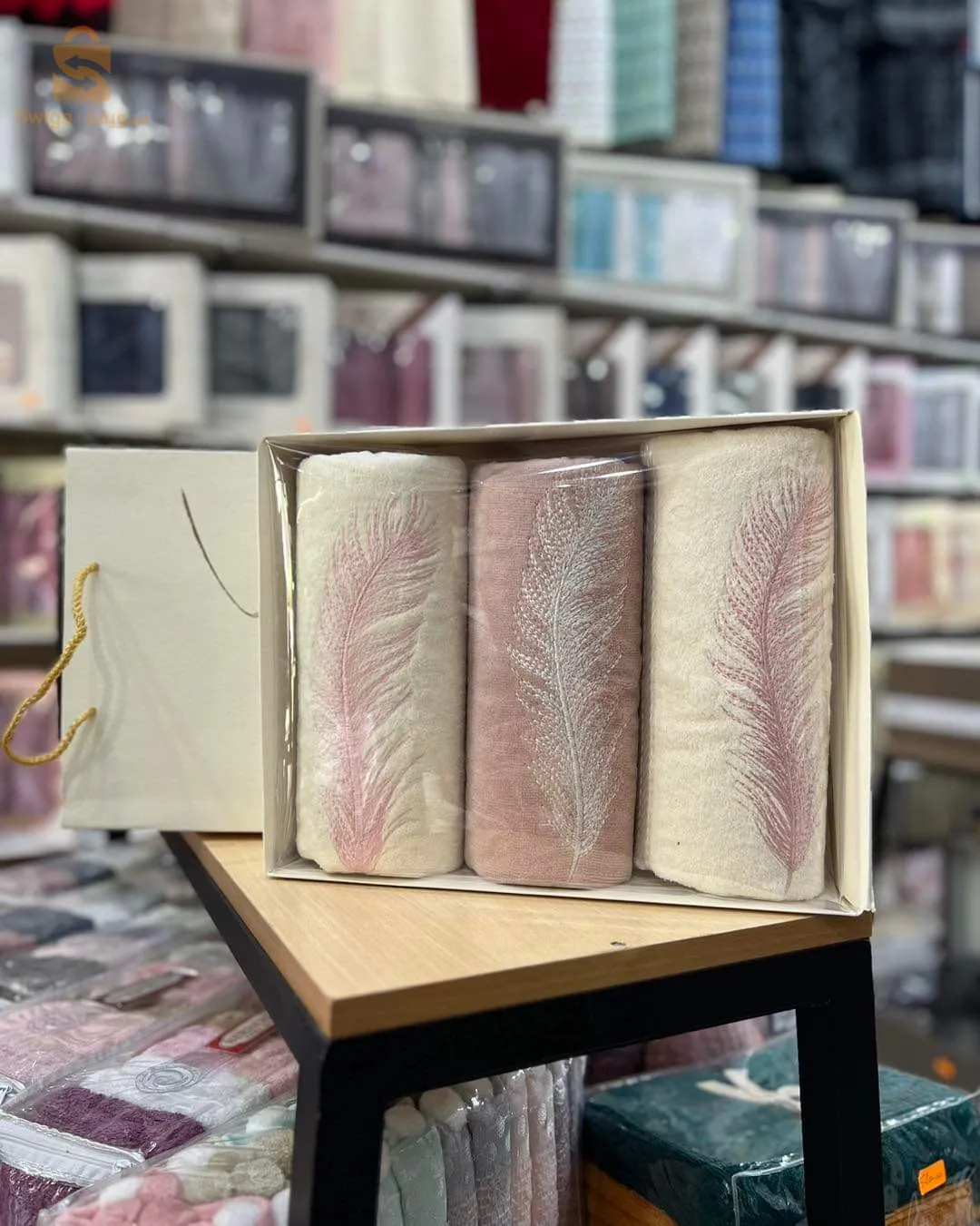 سيري سارفيات