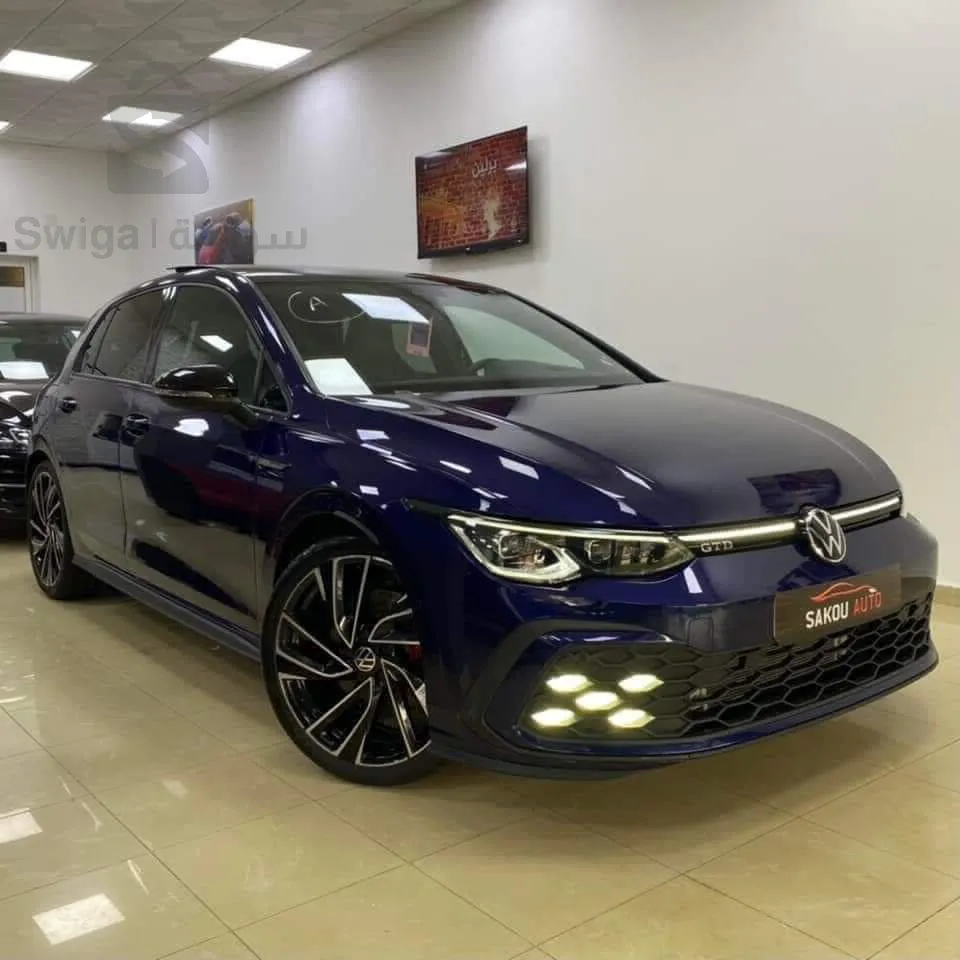 GOLF  8 -