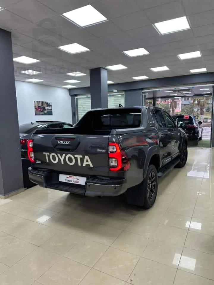 Toyota hilux adventure