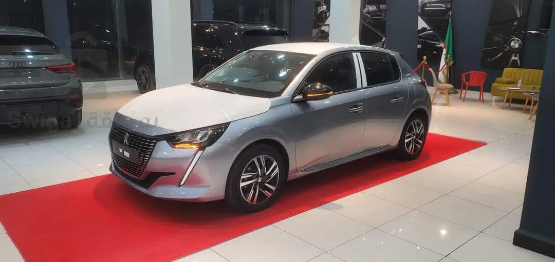 Peugeot 208 2022 Allure Facelift 00km