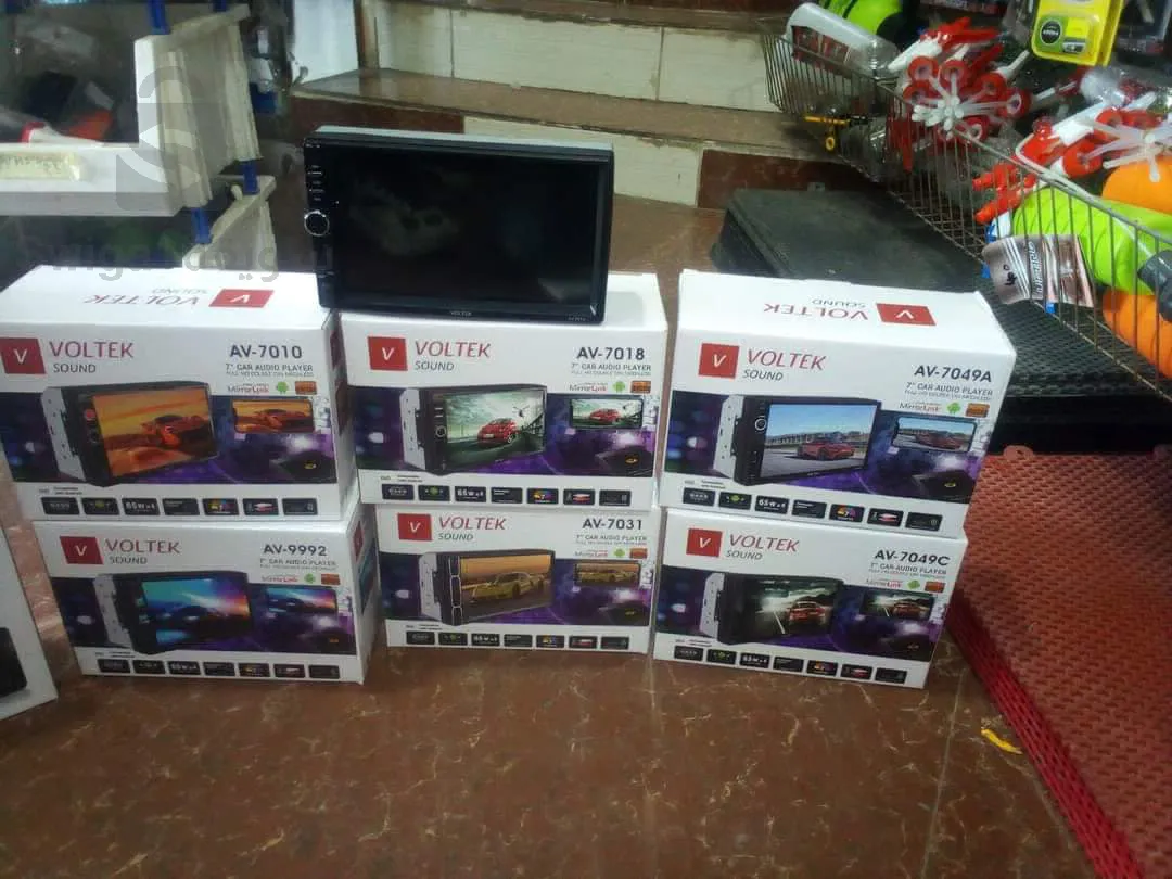 راديو للسيارة يعمل بنظام أندرويد دي في دي وبلوتوث لجميع أنواع المركبات