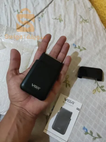 ماكينة حلاقة كهربائية احترافية VGR ماكينة حلاقة محمولة صغيرة شحن USB للرجال V ،