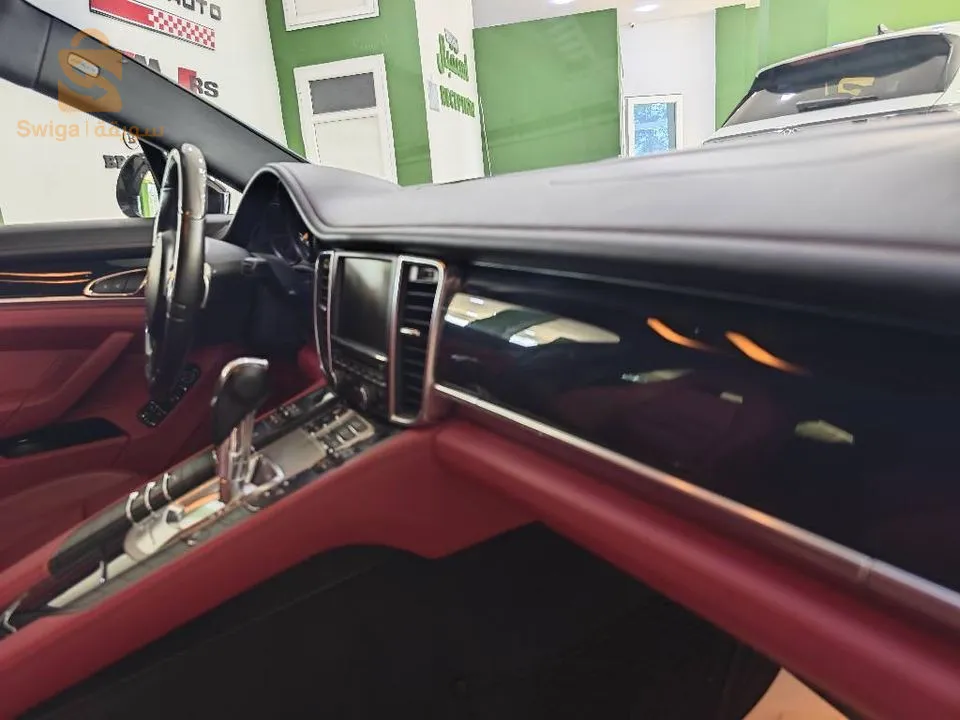 PORSHE panamera 2017 3L v6 dies 9000km