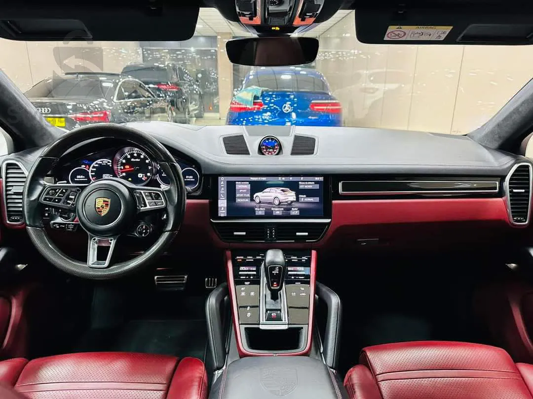 PORSCHE         CAYENNE