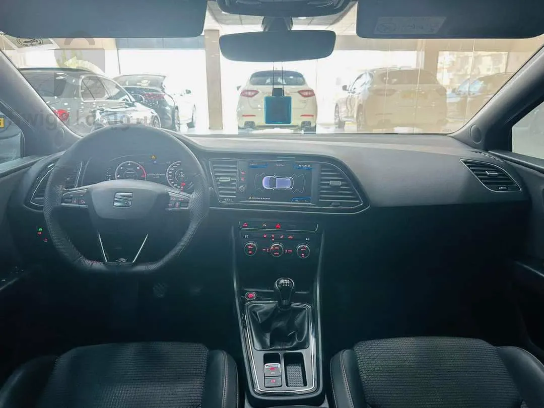 SEAT      LEON     F R