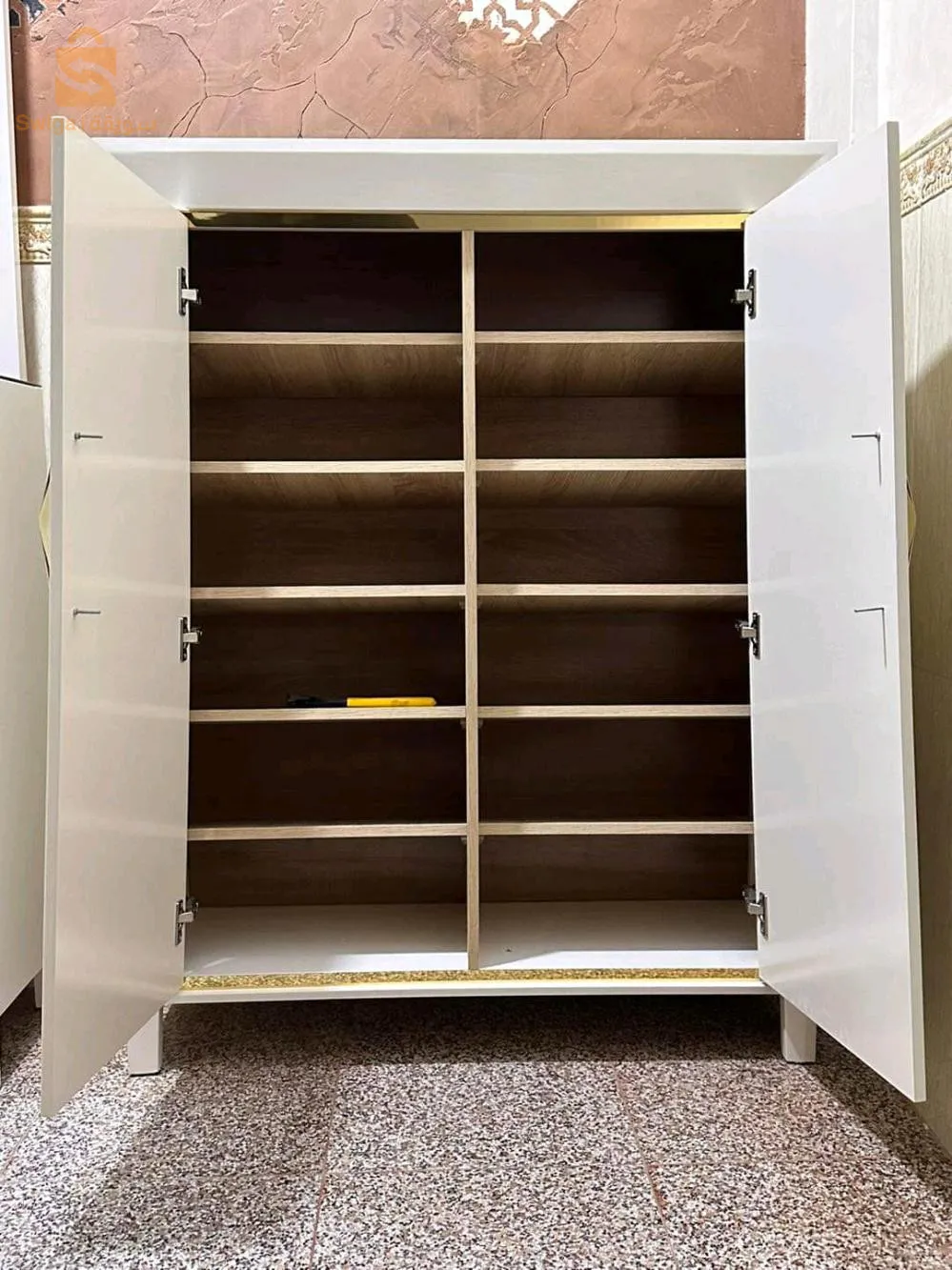 shoe cabinet