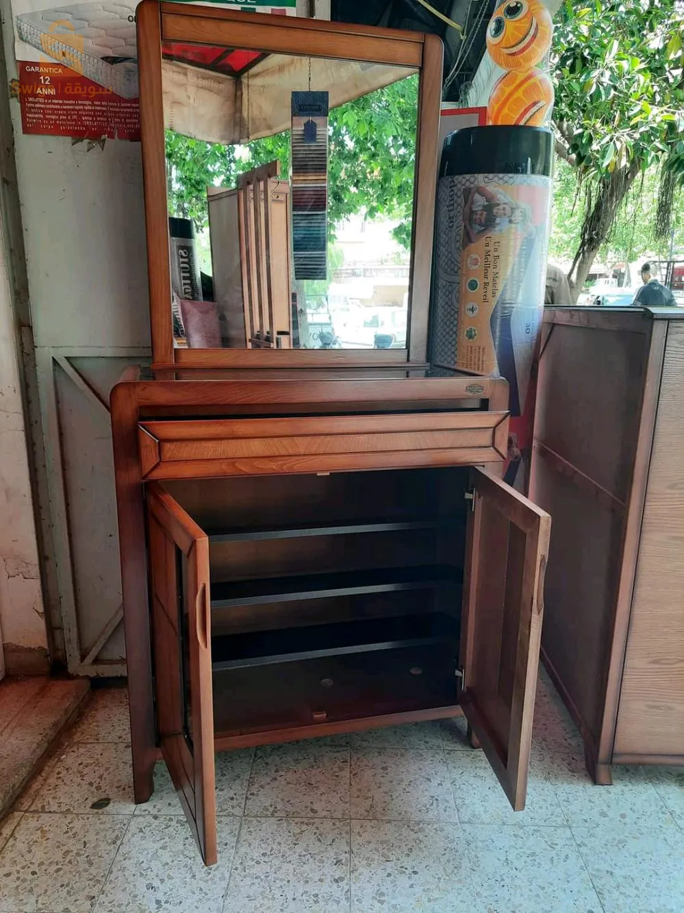 خزانة جانبية