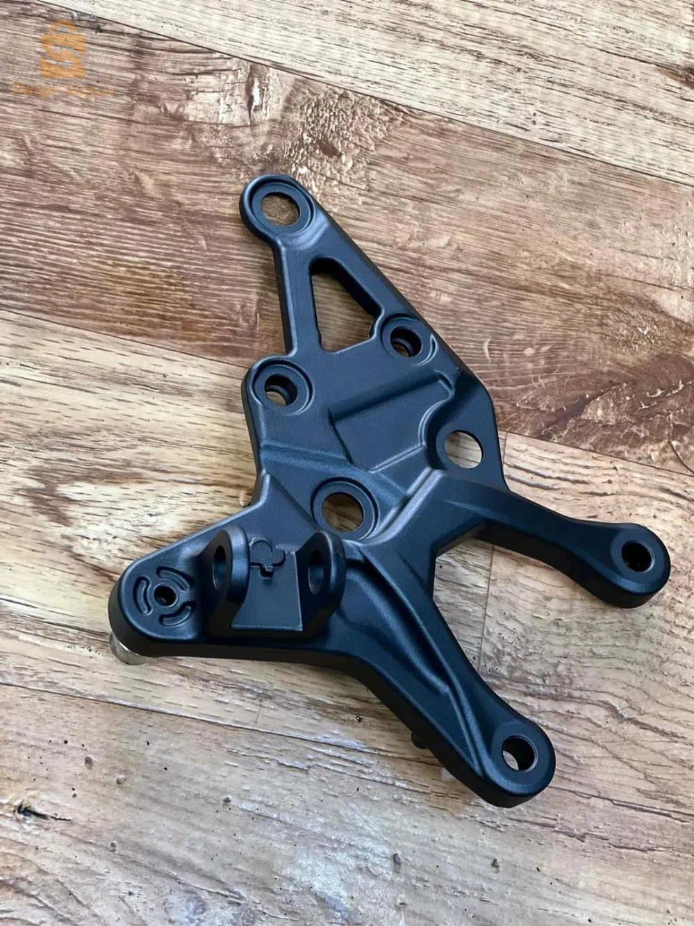 PLATINE REPOSE-PIED AVANT KAWASAKI Z900