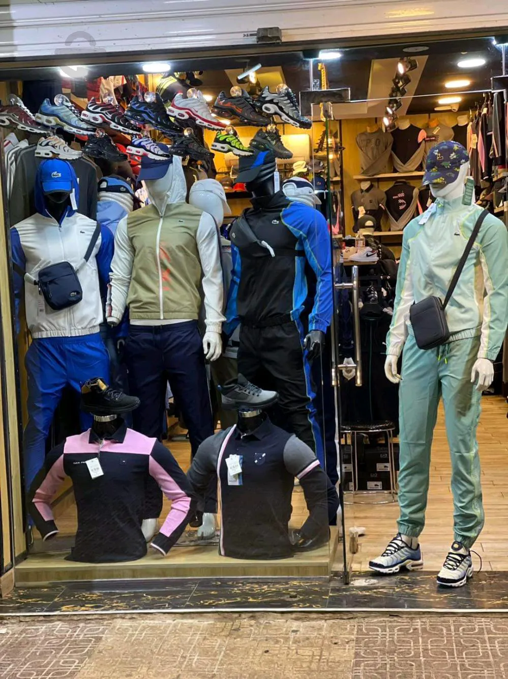 البسة رياضية لاكوست