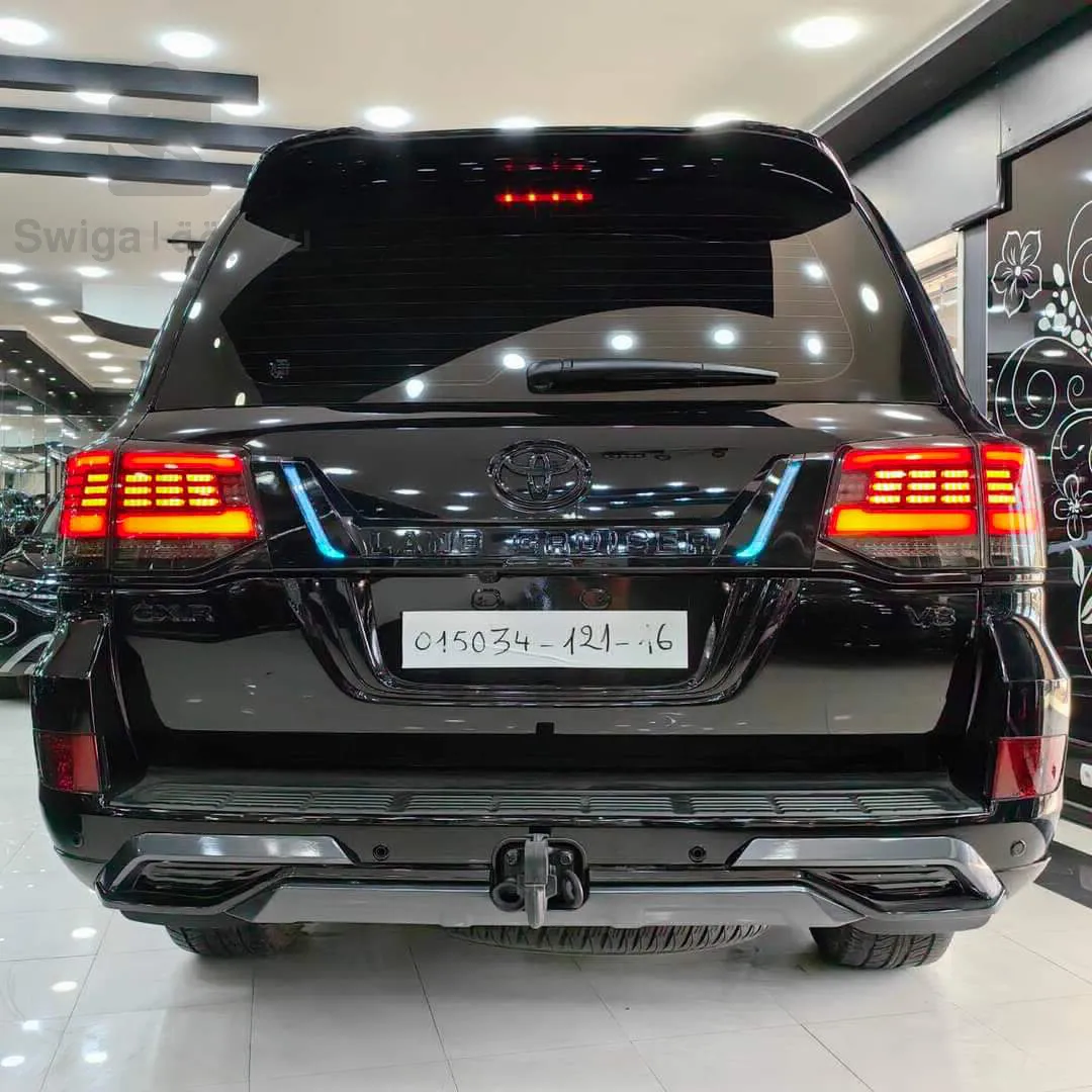 TOYOTA LAND CRUISER
