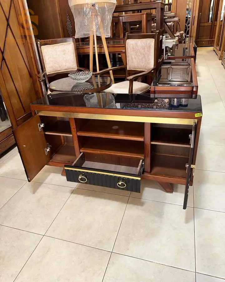 طاولة تلفاز