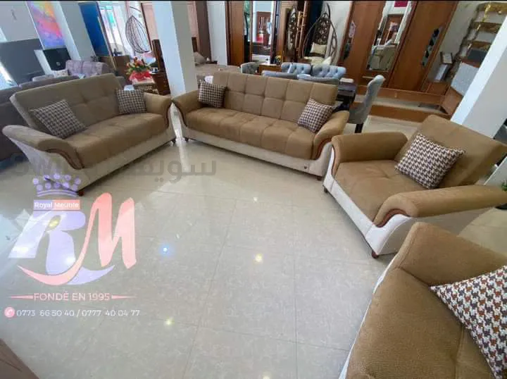 Salon 7places clic clac.

https://maps.app.goo.gl/nEXWTgMTCyfyzLss7?g_st=ic