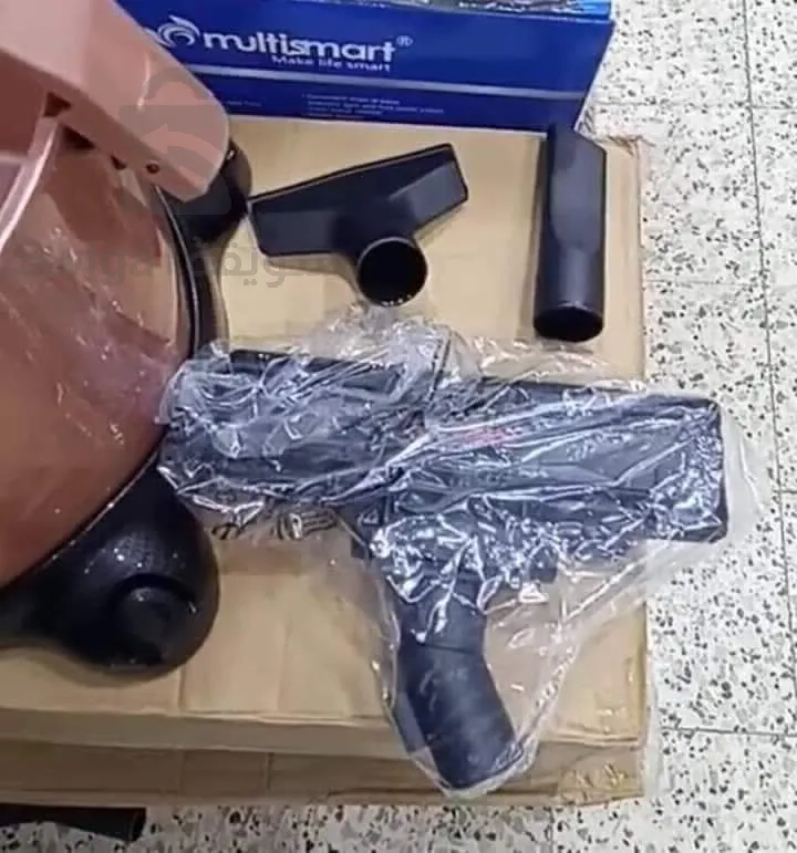 مكنسة كهربائية