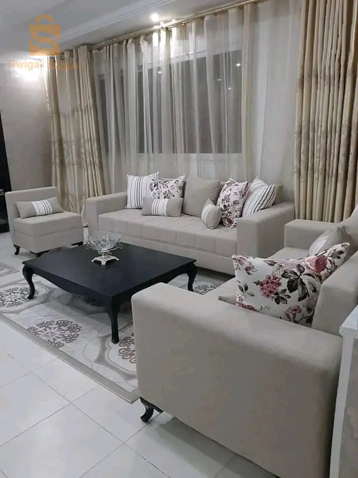 Bienvenue chez salon aziouz🌟 😍😎
🔥Table de salle à manger/ table basse🔥 en bois hêtre avec du verre trempé et tissus anti😍 tache🥰  importation  ❤️📣📣📣
قبل كل شئ أول شيئ نقولوا لزبائننا الكرام اللي يحب يتأكد من جودة منتوجاتنا يتفضل عندنا للورشة في براقي ولاية الجزائر العاصمة.مرحبا بكم 🙏❤
https://maps.app.goo.gl/ihAJsogD92csUzuJ6
👈 للطلب تواصلوا معنا عبر بريد الصفحة  أو على الأرقام 
  📞📞0559025898

Table de salle à manger avec 4 chaise _ 6 chaise _ 8 chaise ..... 
💥Des chaises simple.
💥 des chaises Capitonnée
💥Des chaises Ceca_ Oslo _ Roma _ Nova et plusieurs modèles.........
Les dimensions
💥rectangulaire: 160/80 
💥 Ronde: 80_90_1m20

وسعر يتغير حسب نوع الطاولة 
البيع جملة و ديطاي 
👈من الورشة إلى الزبون مع توفير كل الأحجام 
 
👈 أكثر من 20 نوع من القماش التركي ذو النوعية الرفيعة.
👈كل انواع القماش متوفرة 💥
  والتوصيل لجميع الولايات بأسعار معقولة🤗
🔹disponible tout les couleurs et les dimensions .