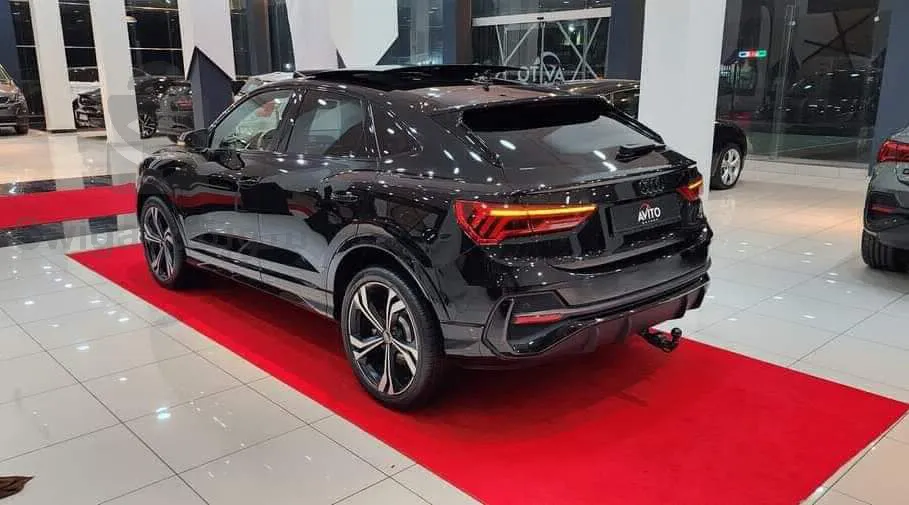 Audi Q3 2022 S Line 18000km full options