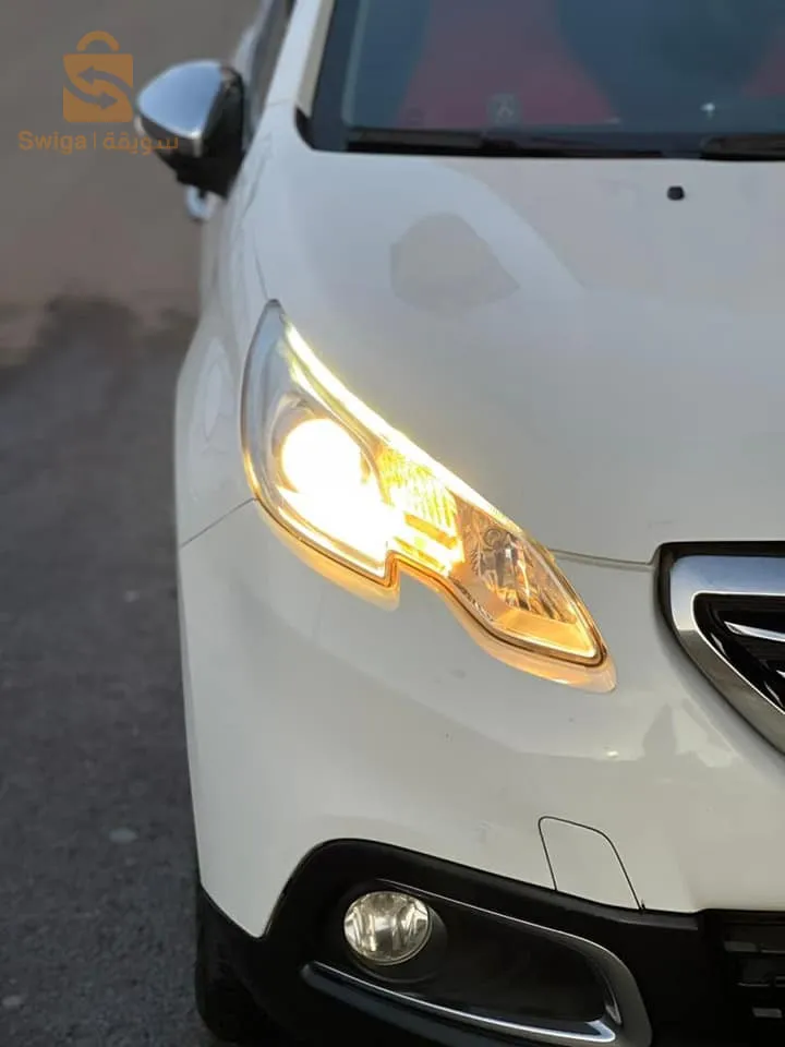 Peugeot 2008 anne 2015 march 195 000 240 DZD